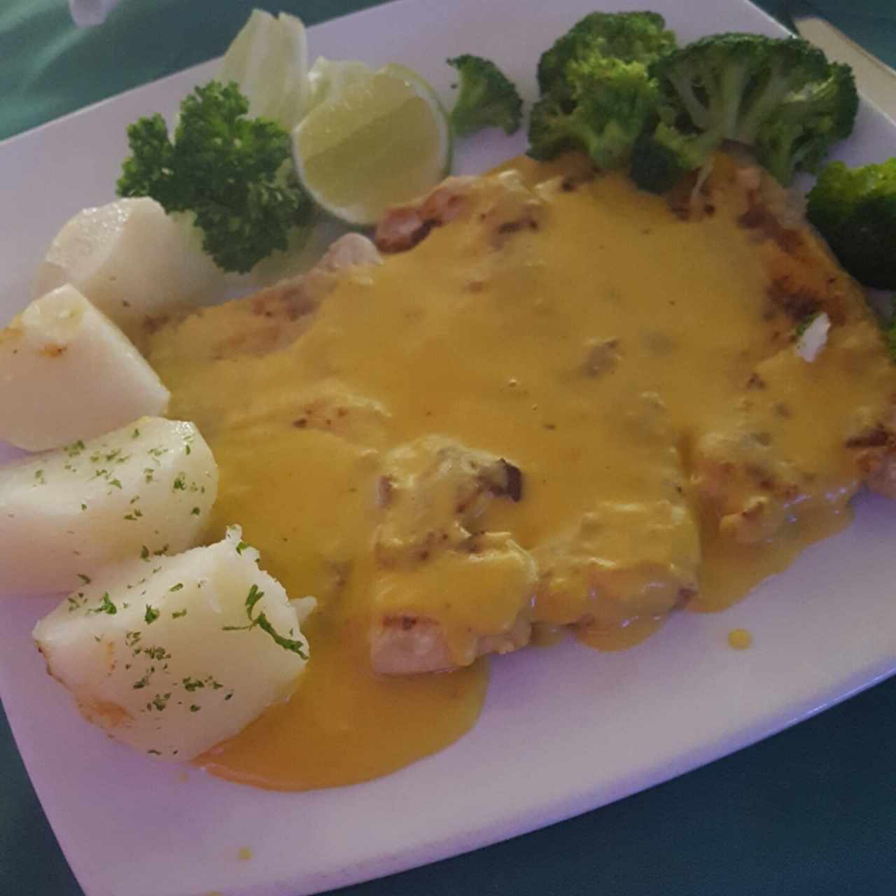 Mero en salsa de jengibre y mandarina 
