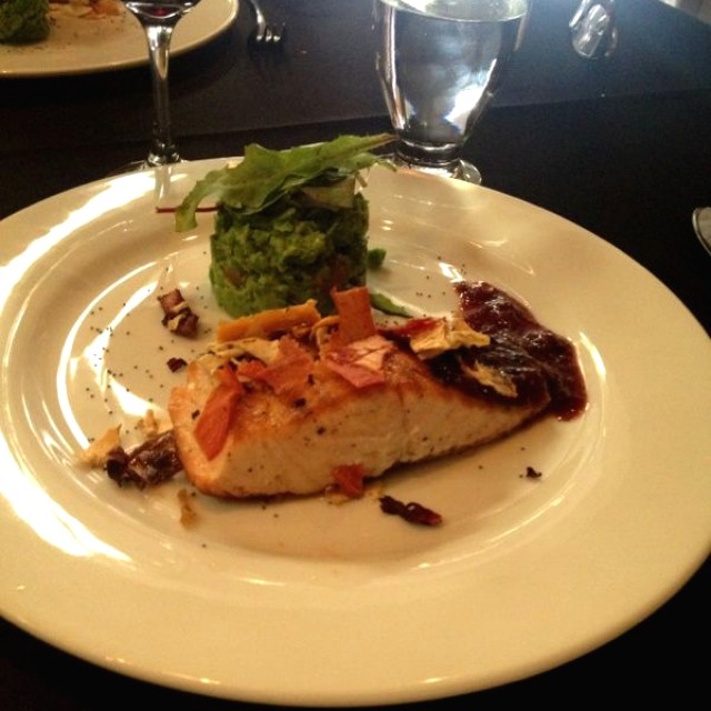 Salmón con frutos secos