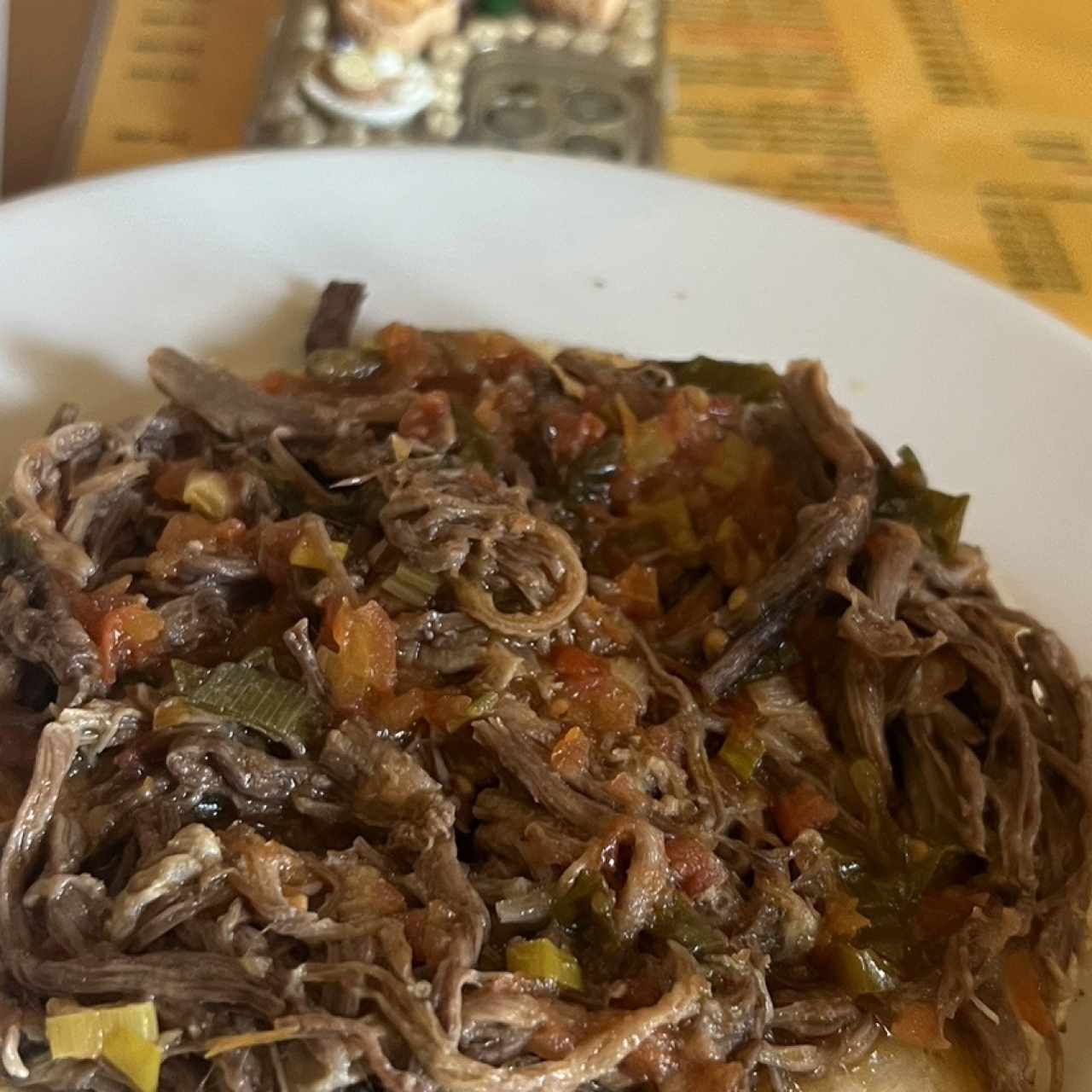 Arepa con carne mechada 