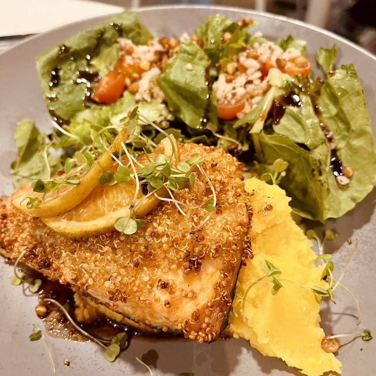 Salmón en salsa de naranja 