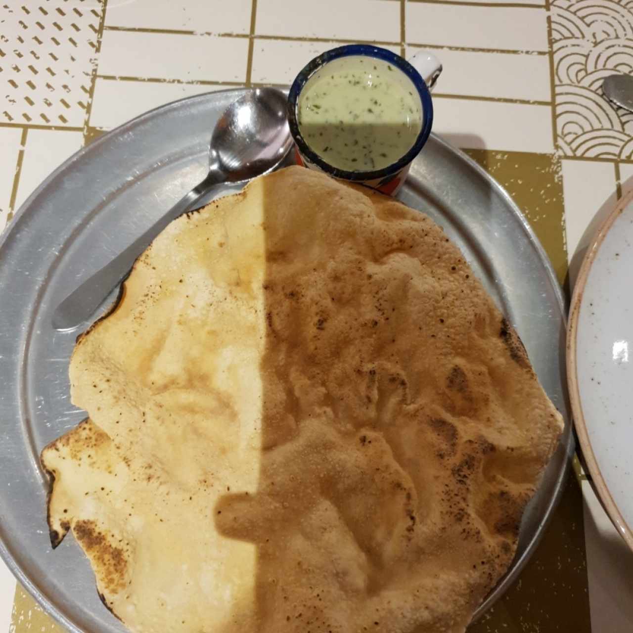 Entrada Papadum y raita