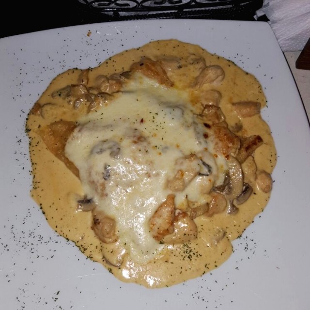 Creps de pollo con champiñones y queso