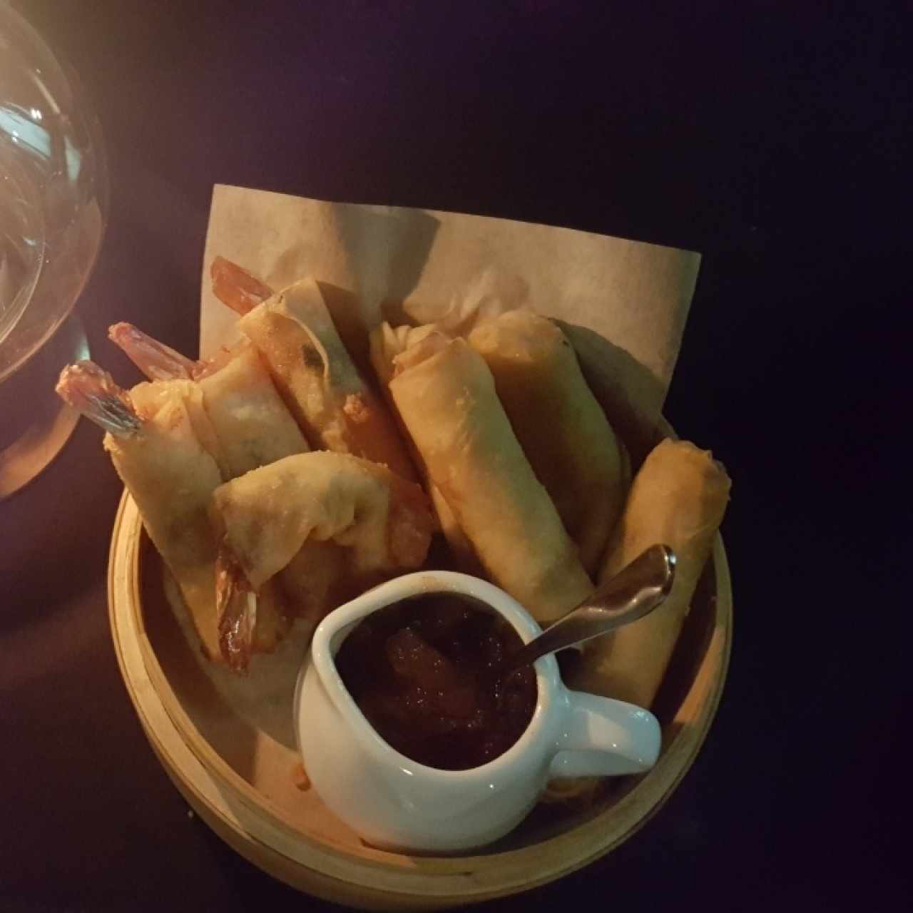 Spring rolls de pollo y spring rolls de langostinos