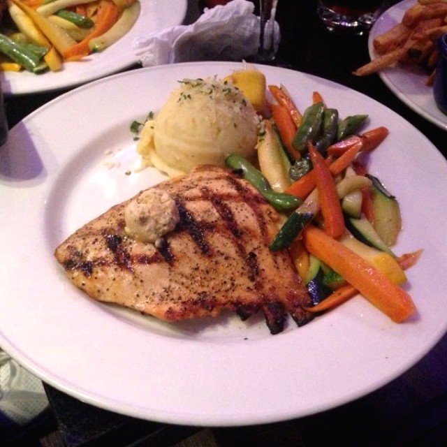 Salmón a la parrilla 
