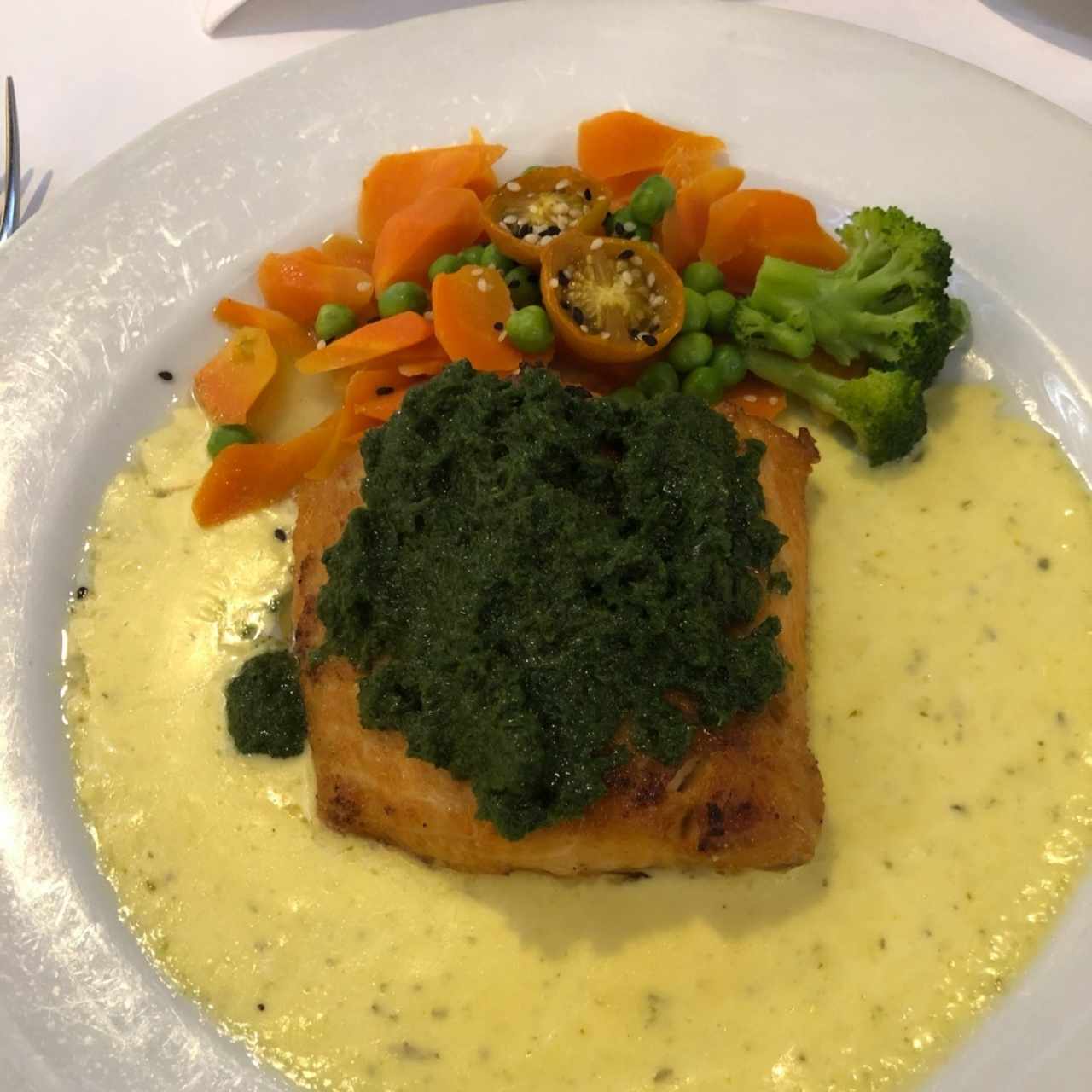 salmón finas hierbas
