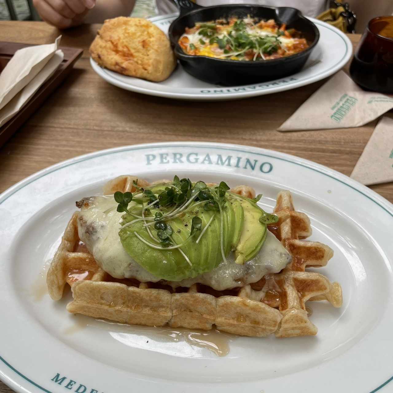 Waffles de yuca con pollo