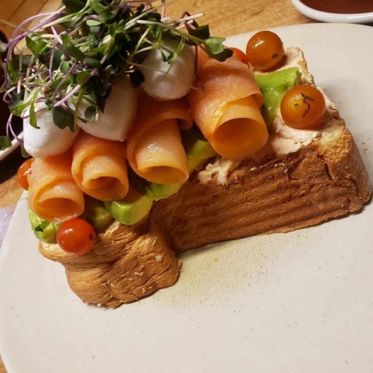Tostada de salmón 