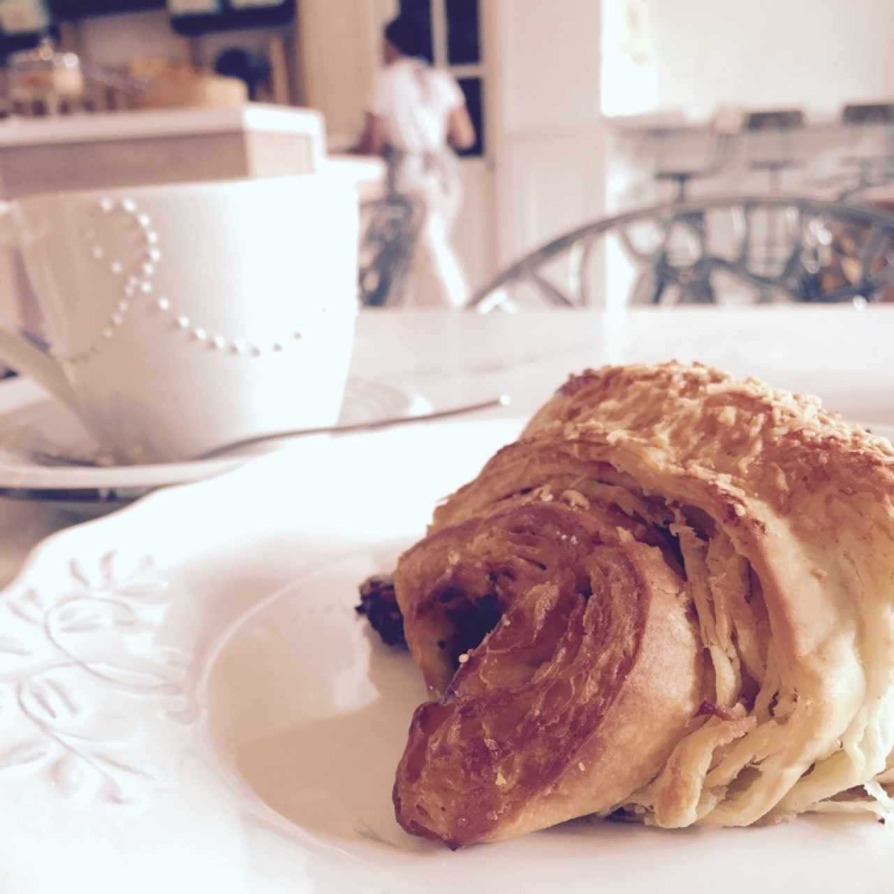 Croissant de queso azul y cebollas caramelizadas
