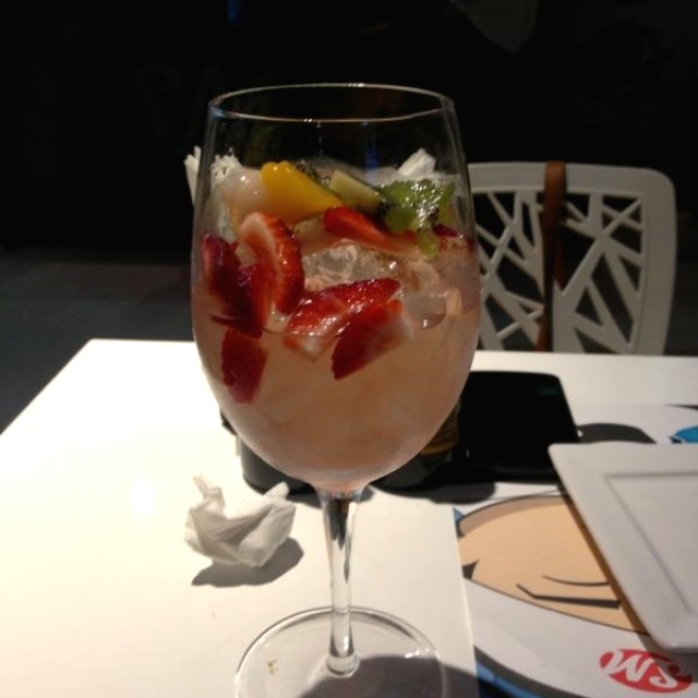 Sangría de lychee