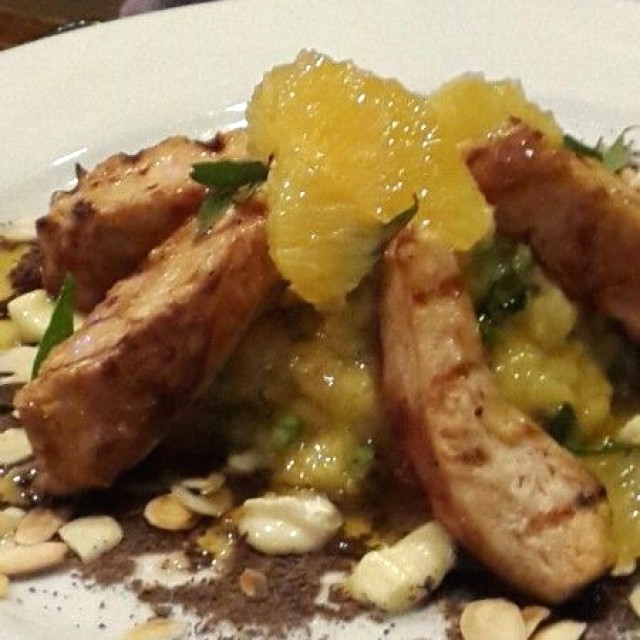 Pollo con salsa de naranjo