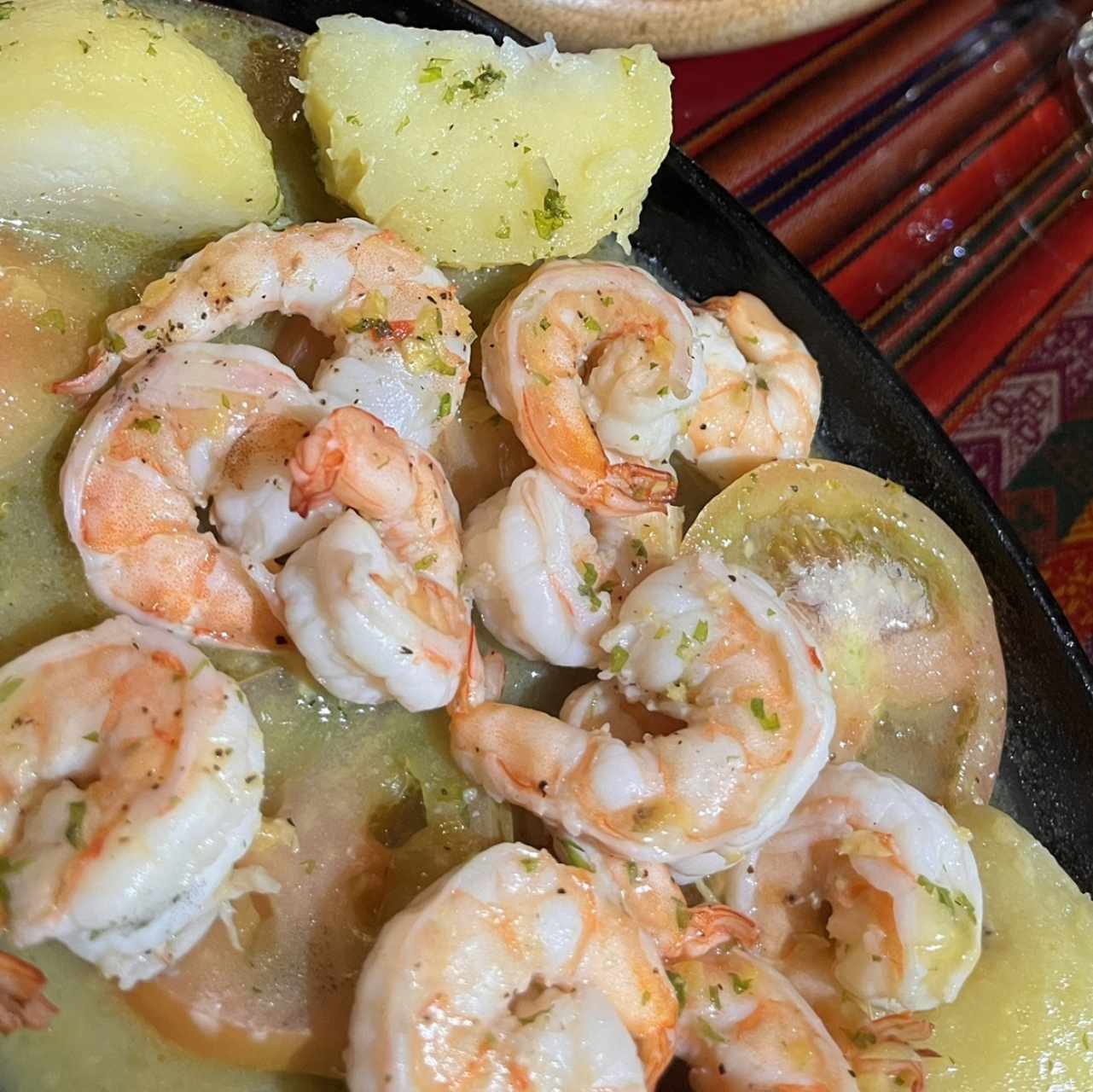 Platos Principales - Camarones al Ajillo