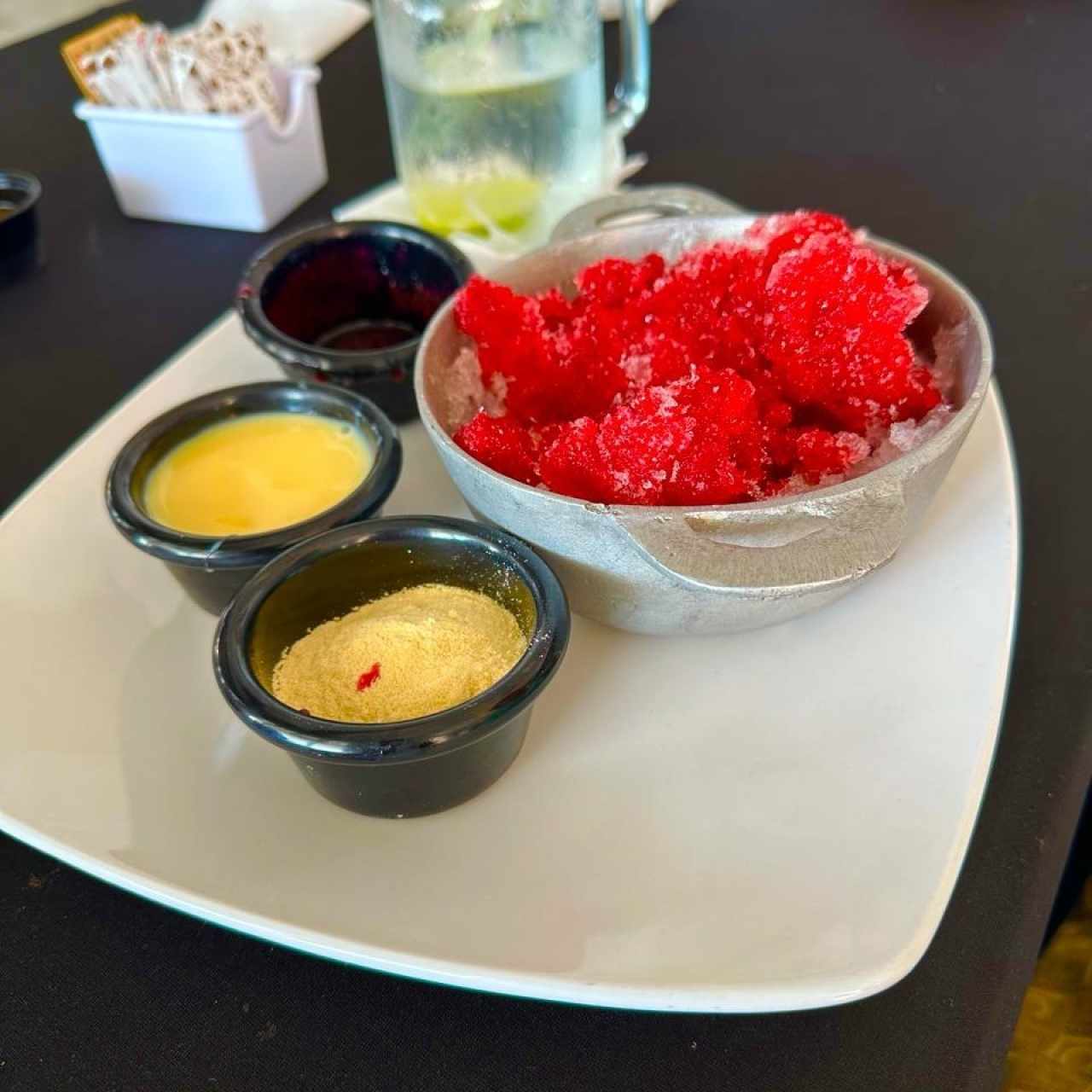 RASPADO DE MORA (Servido con Leche Condensada, Malteada y su Sirope Favorito Frutos Rojos)