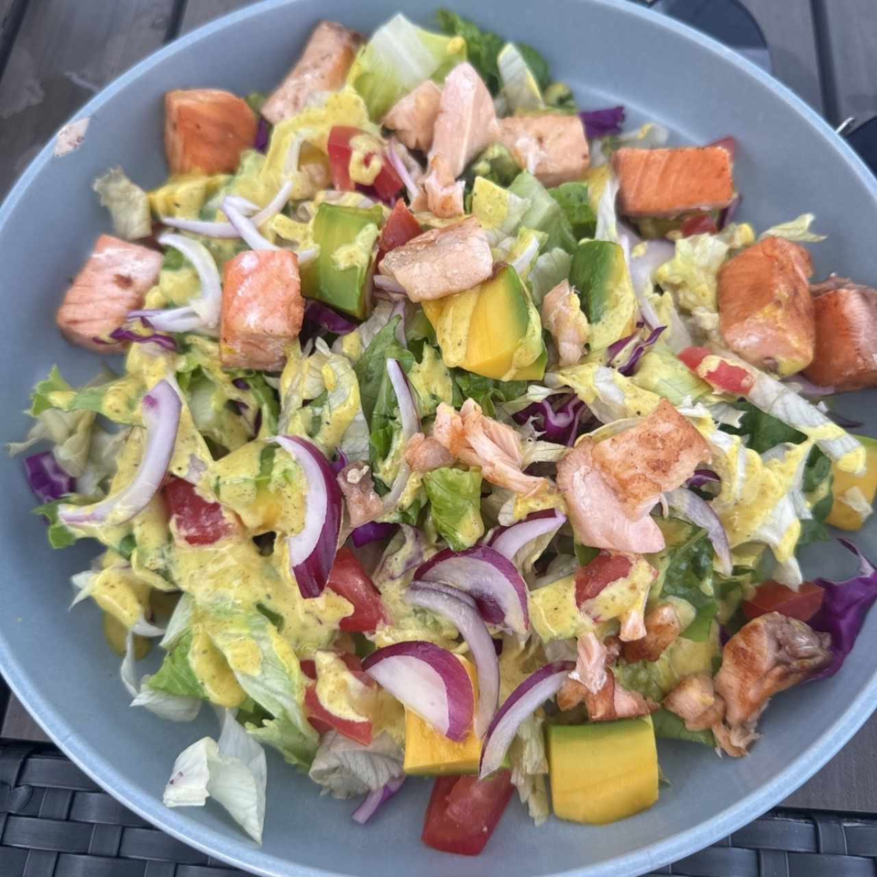 Ensalada Caribeña con Salmón 