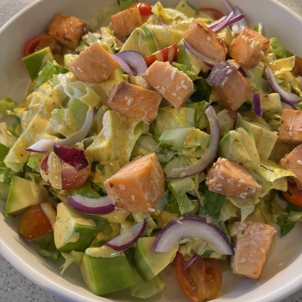 Ensalada Caribeña de Salmón 
