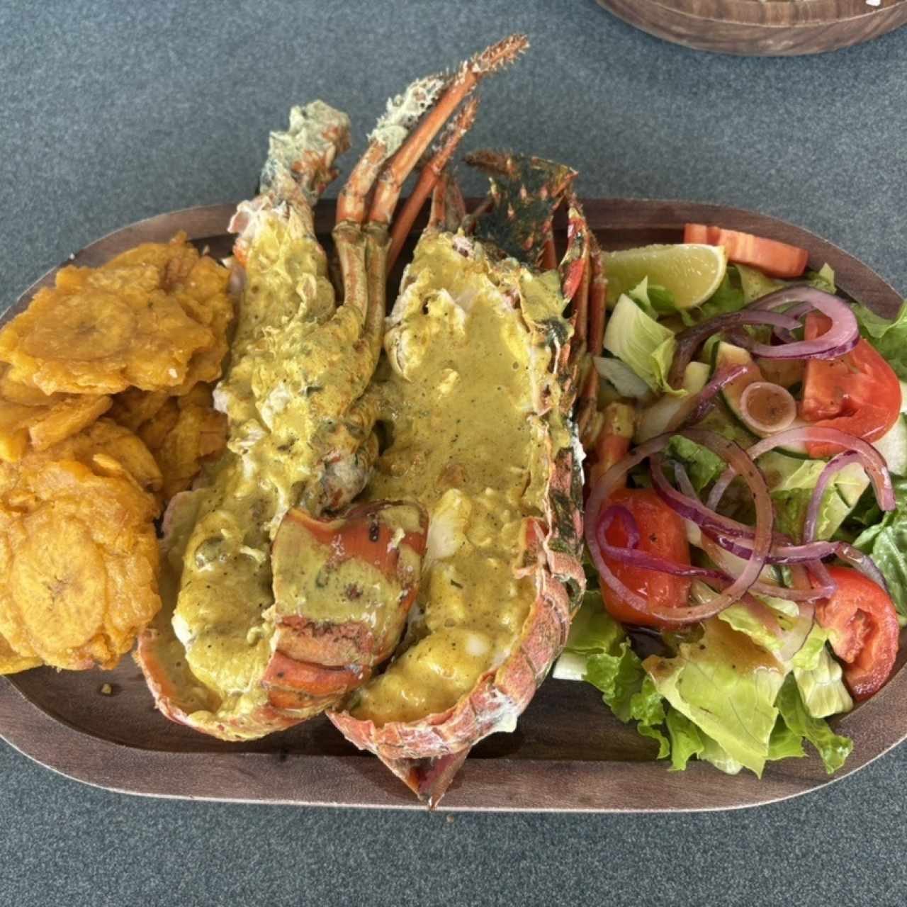 Langosta al curry con leche de coco