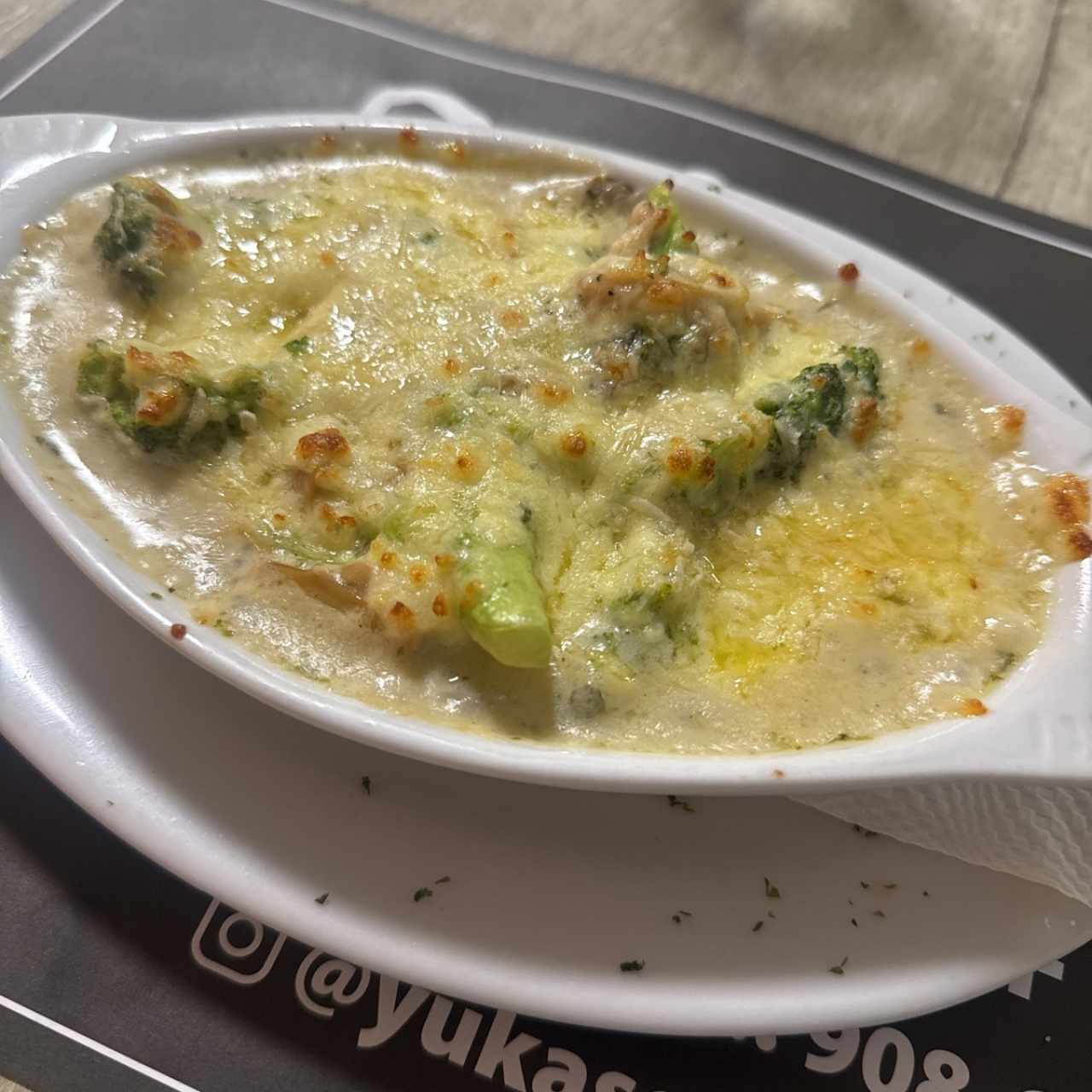 Brócoli Gratinado (con hongos en s/blanca)