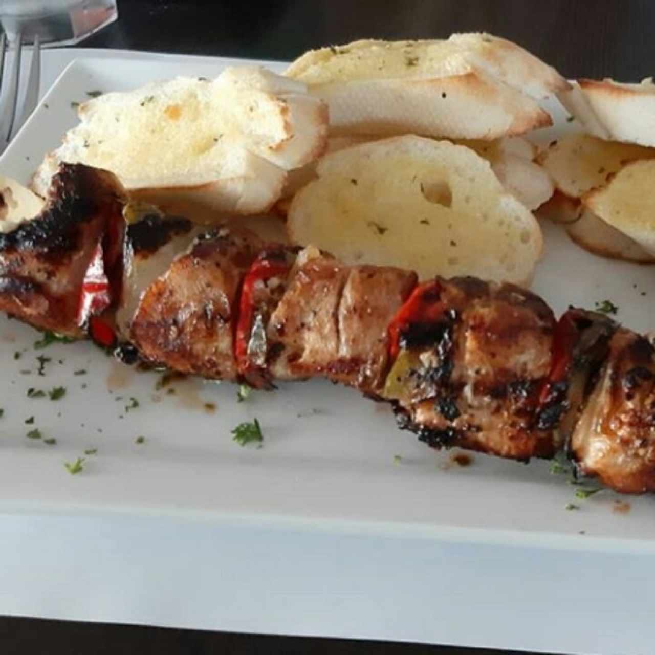 brocheta de pollo