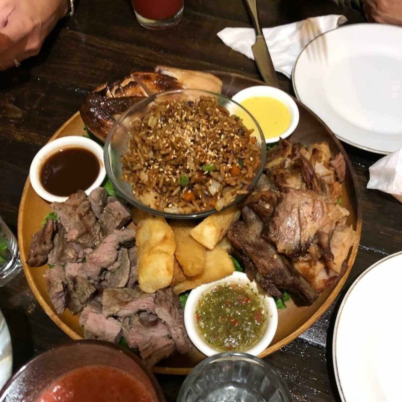 parrillada mixta con arroz thai