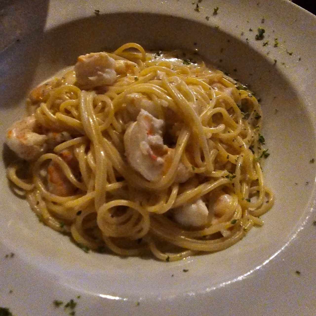 Spaghetti Aglio Olio Peperoncino. camarones 