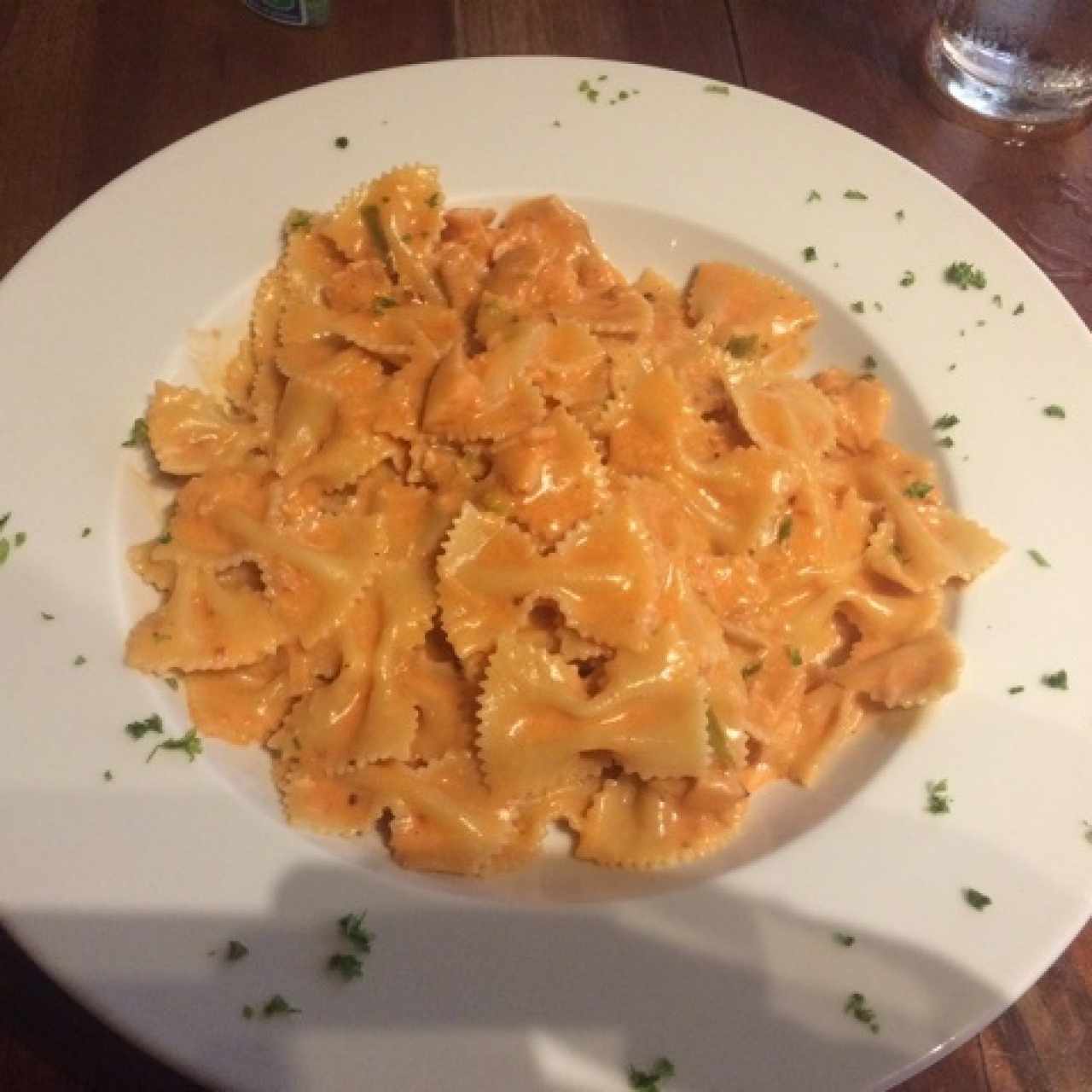 Pasta corta con salmón y vodka
