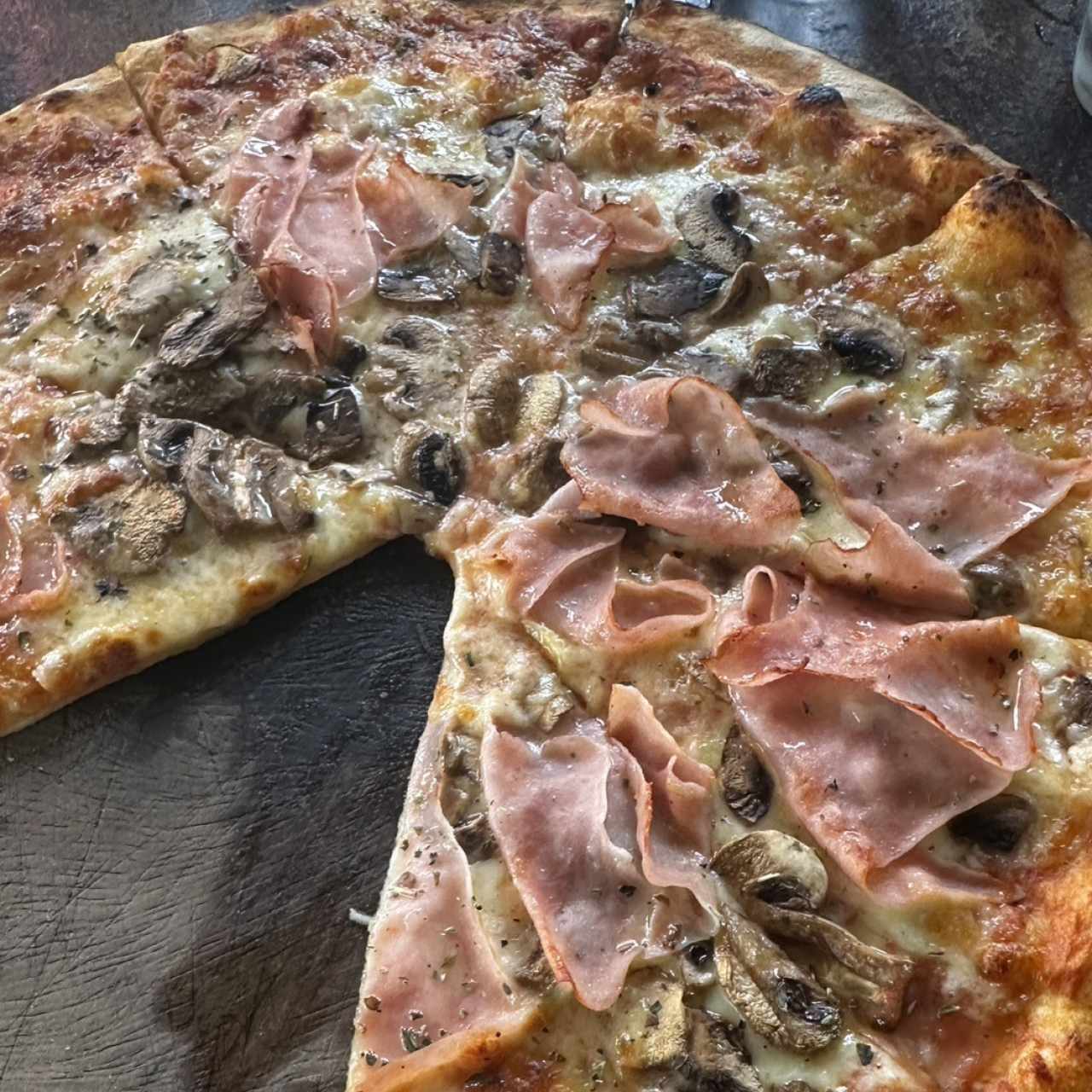 PROSCIUTTO E FUNGHI