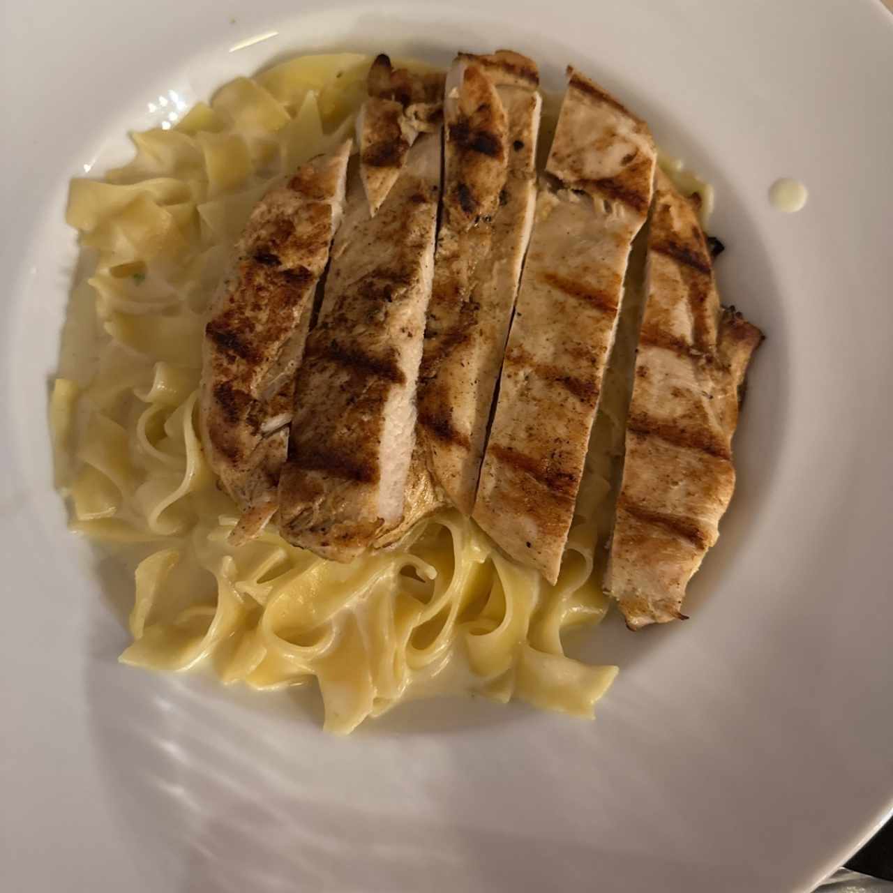 Fettucine Alfredo con Pollo 