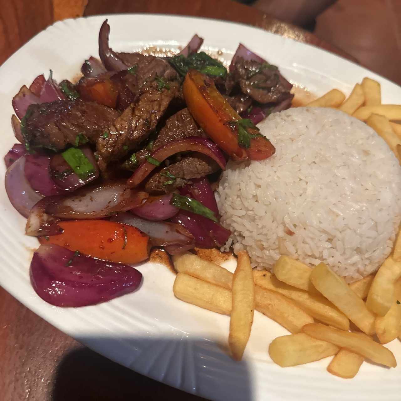 Carnes - Lomo Saltado