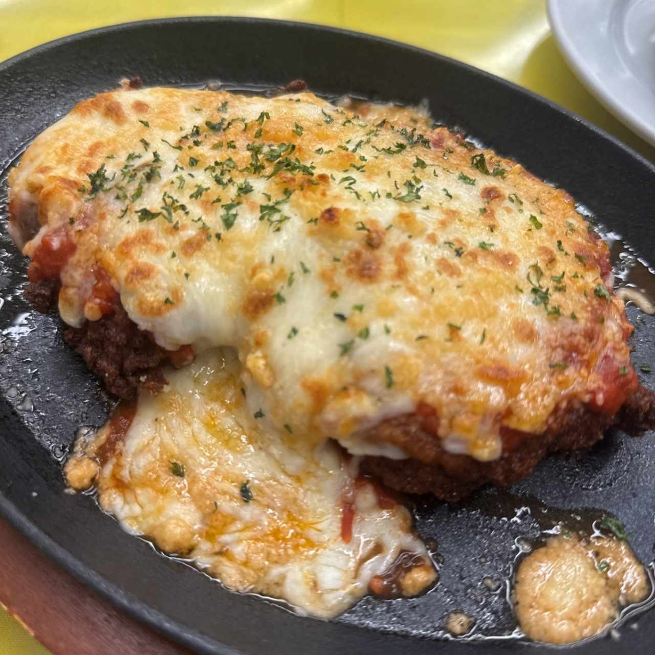 Milanesa de res a la parmesana