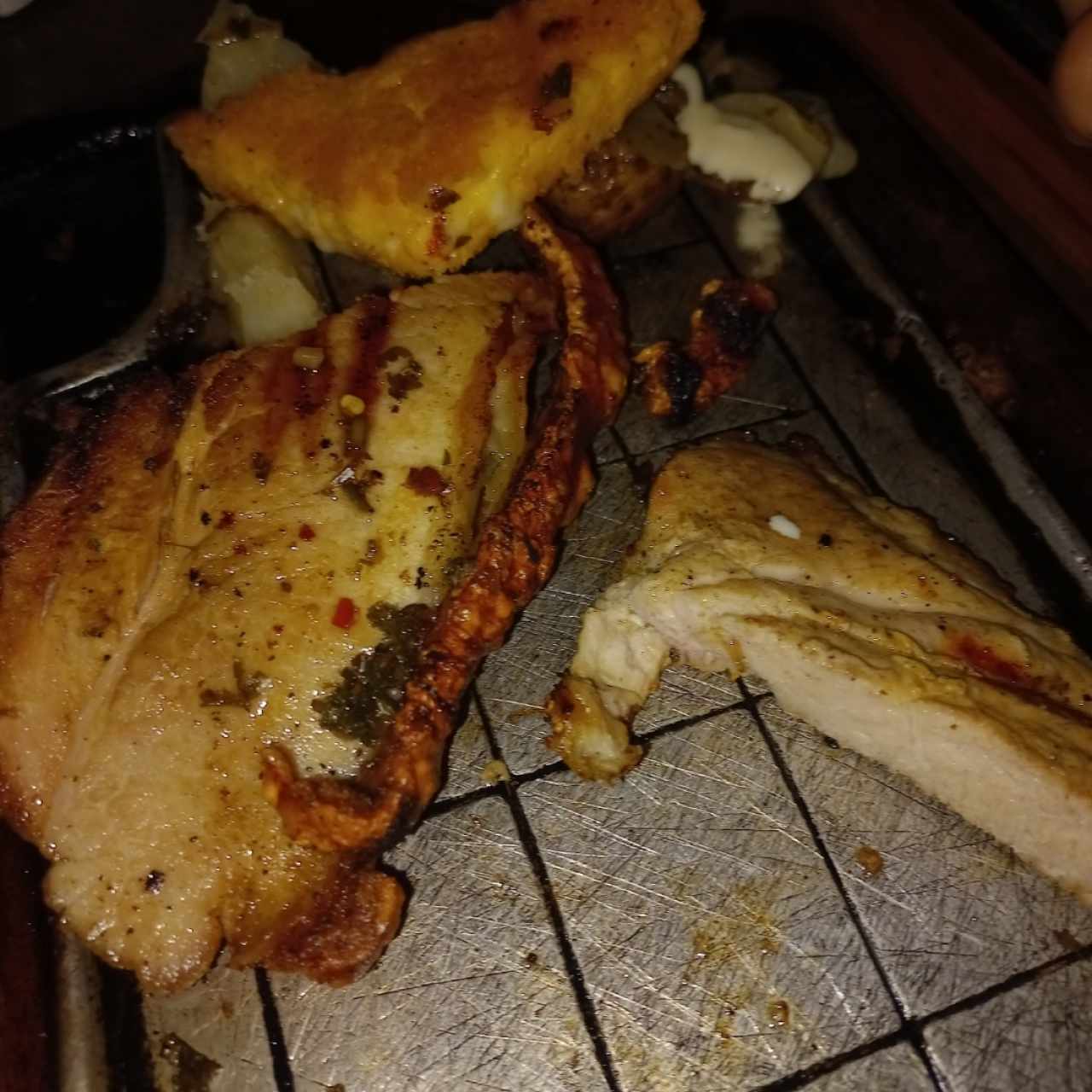 Arepa y carne ahumada