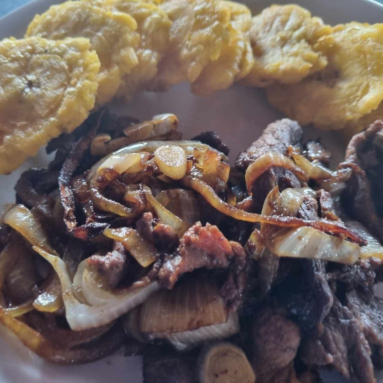 Bistec con patacones