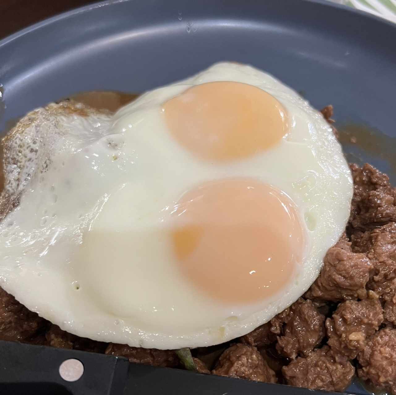 Bistec a Caballo Con Tortillas Or Hojaldras