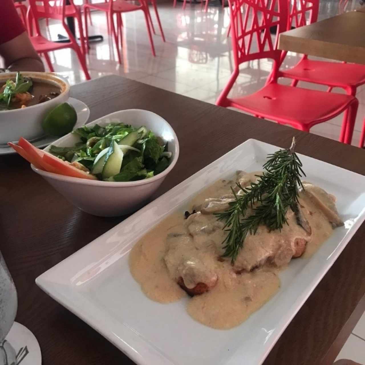 pollo con hongos
