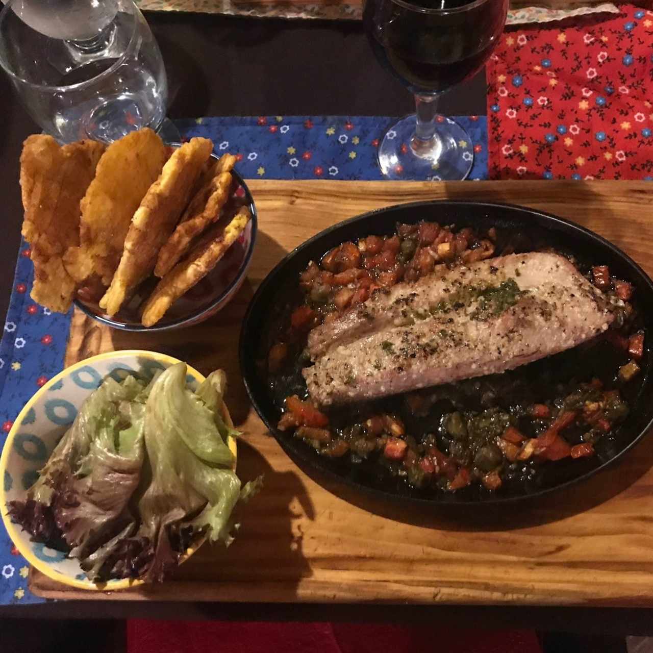 Filete de pescado con patacones