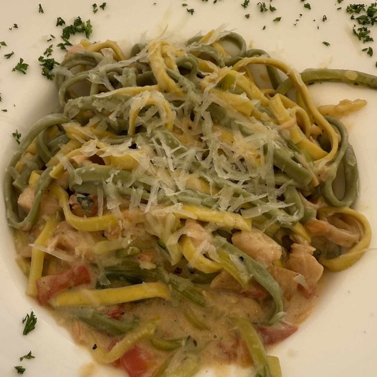 Linguini con salmón 