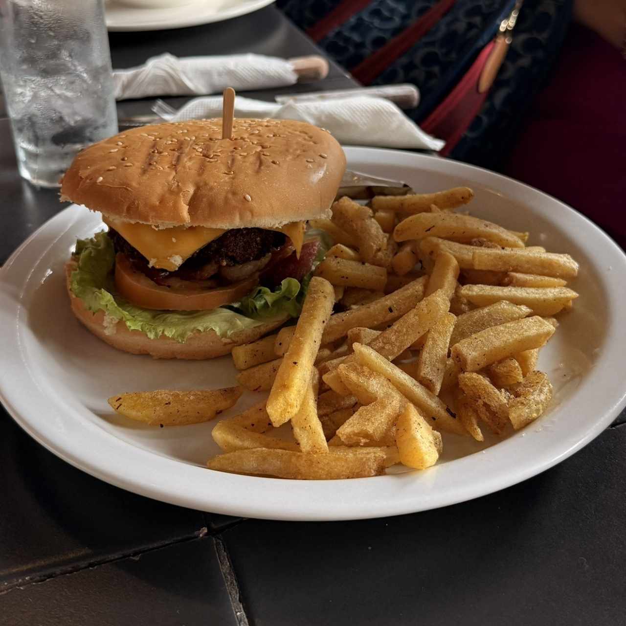 Emparedado - Hamburguesa Zapote