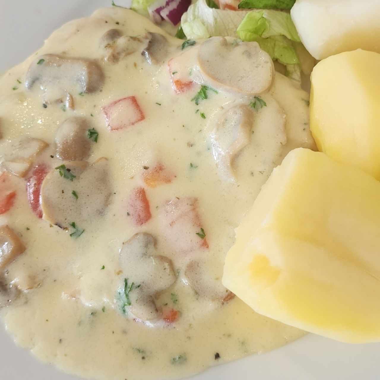 Suprema de Pollo a la Reina