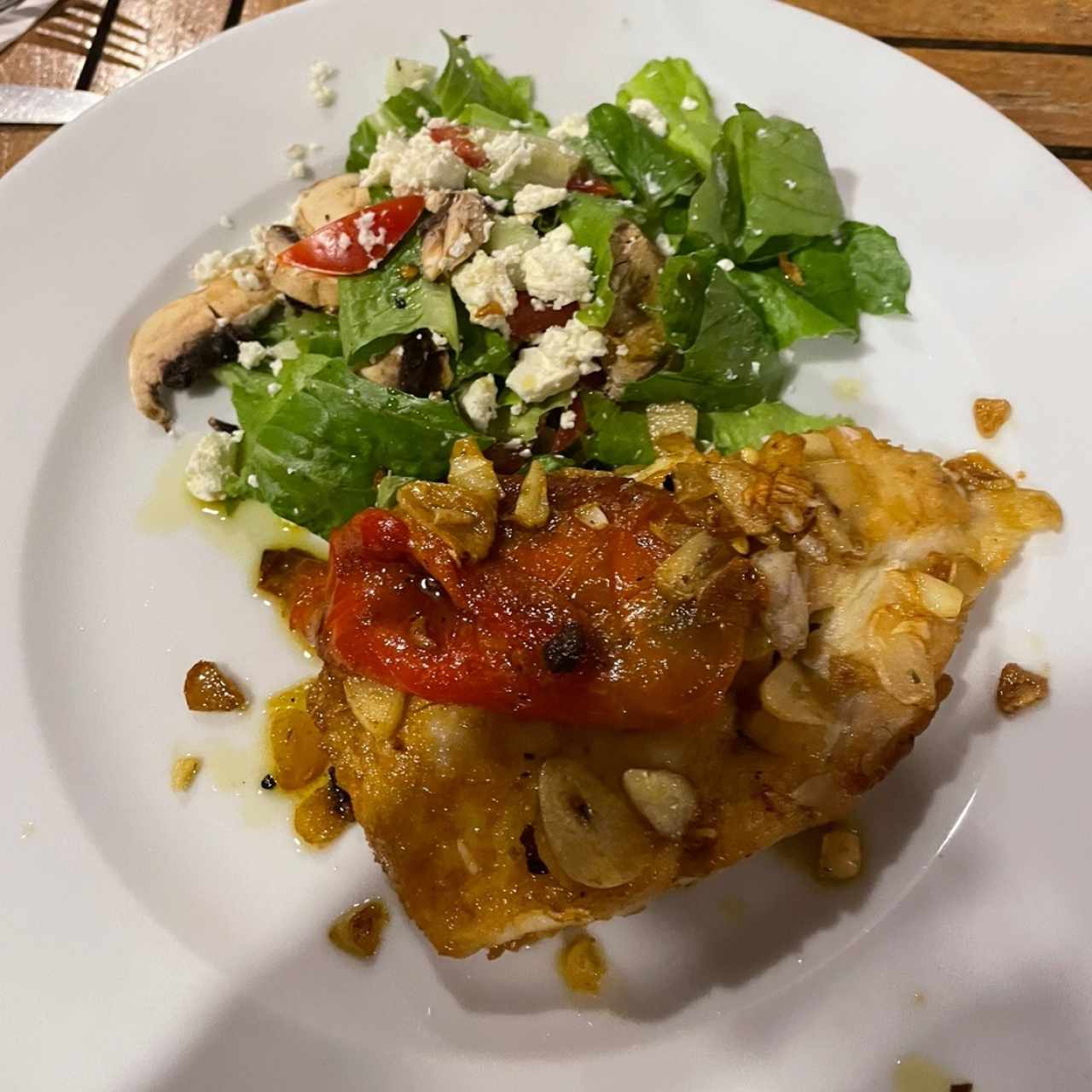 corvina con ensalada