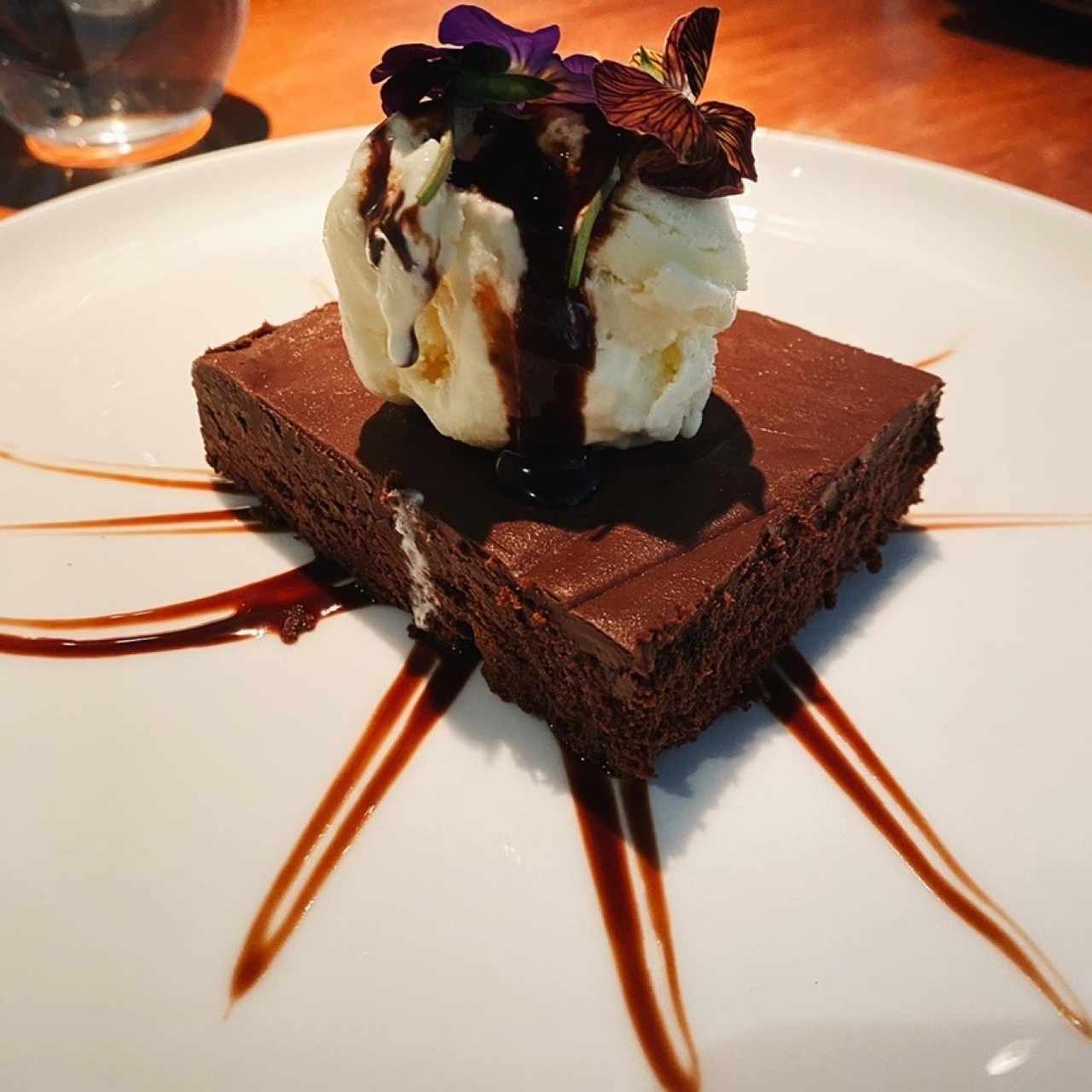 Brownie con helado