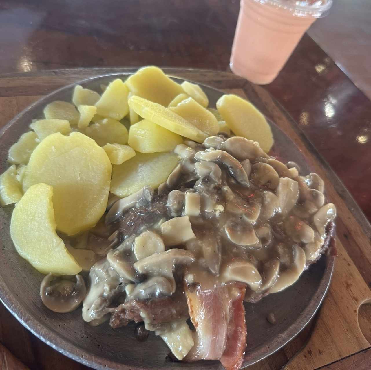 Carnes - Filete Mignon y batido de fresa