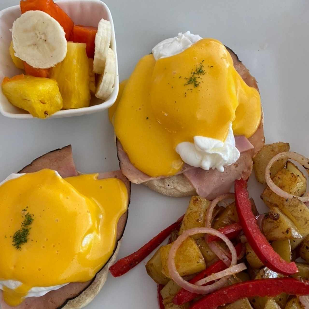 Huevos Benedictinos con Jamón