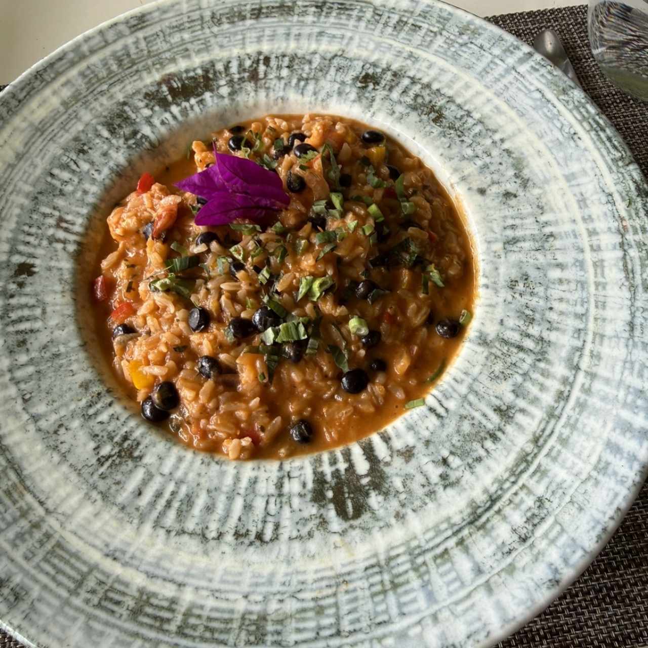 Guachito de camarones, guandú, sofrito