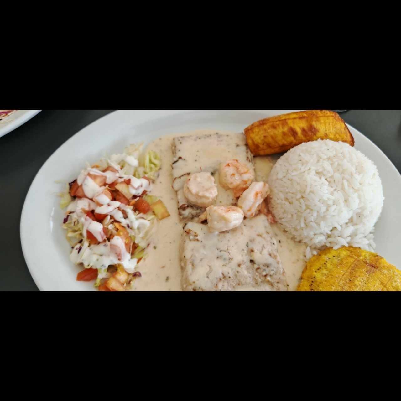 FILETE DE PESCADO RELLENO (salsa blanca)