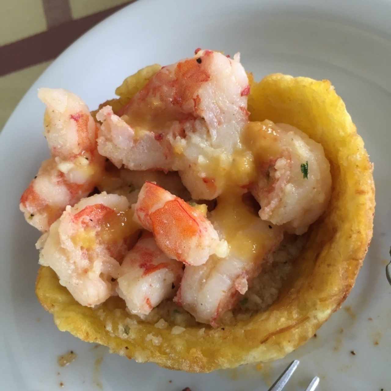 Patacones rellenos de Camarones