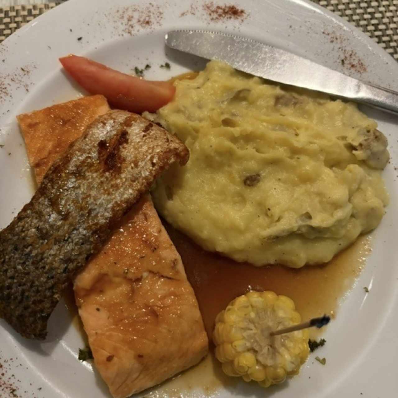 SALMÓN A LA PARRILLA