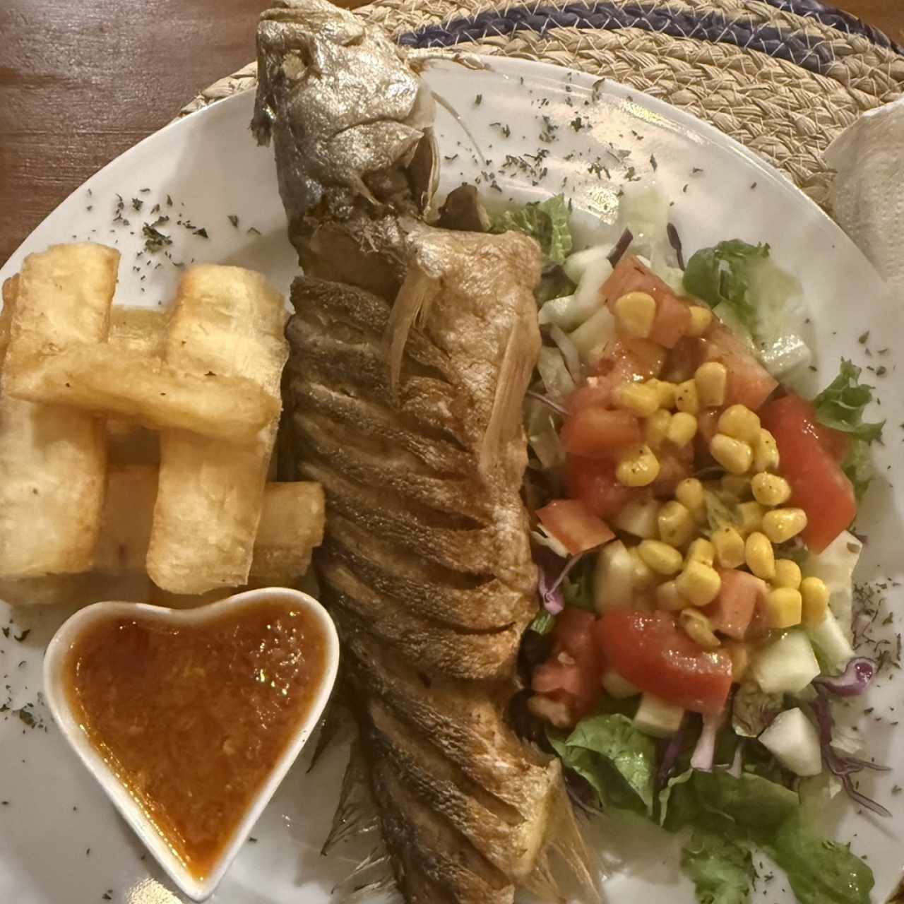 Almuerzo Lunch - Corvina frita