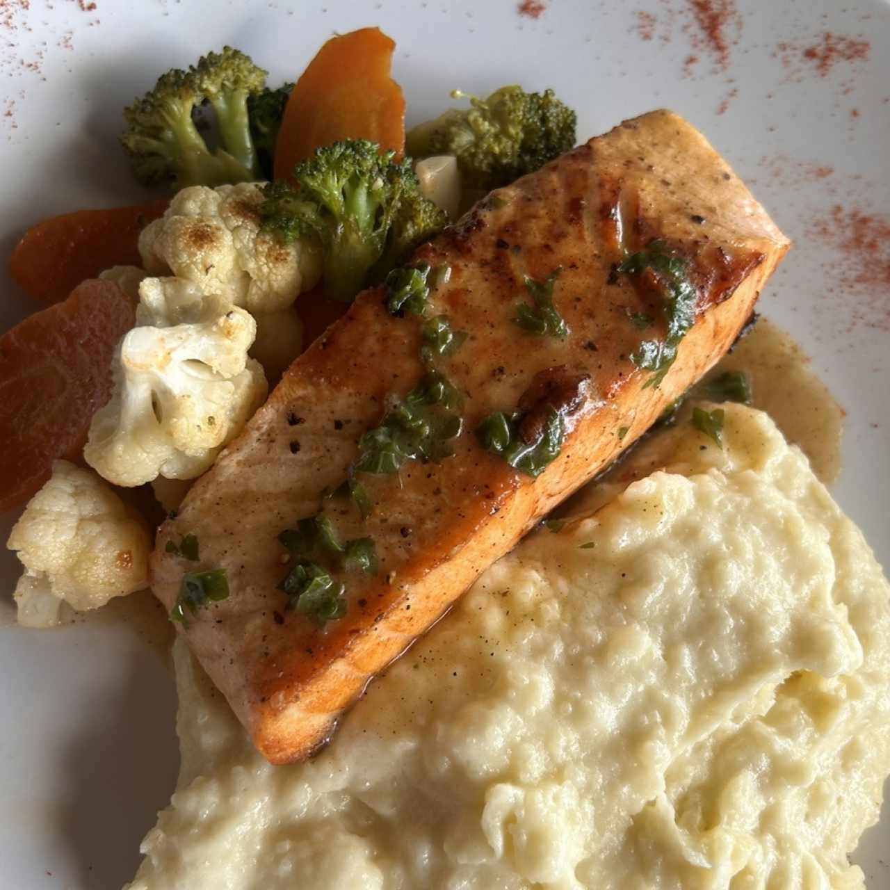 Salmón a la Leña