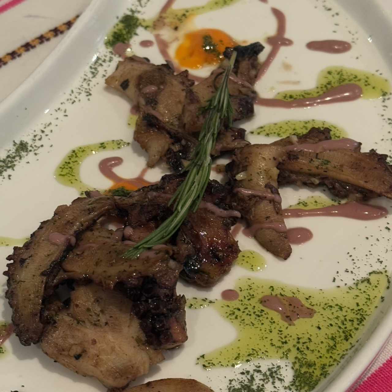 Entradas Calientes - Pulpo al Carbón