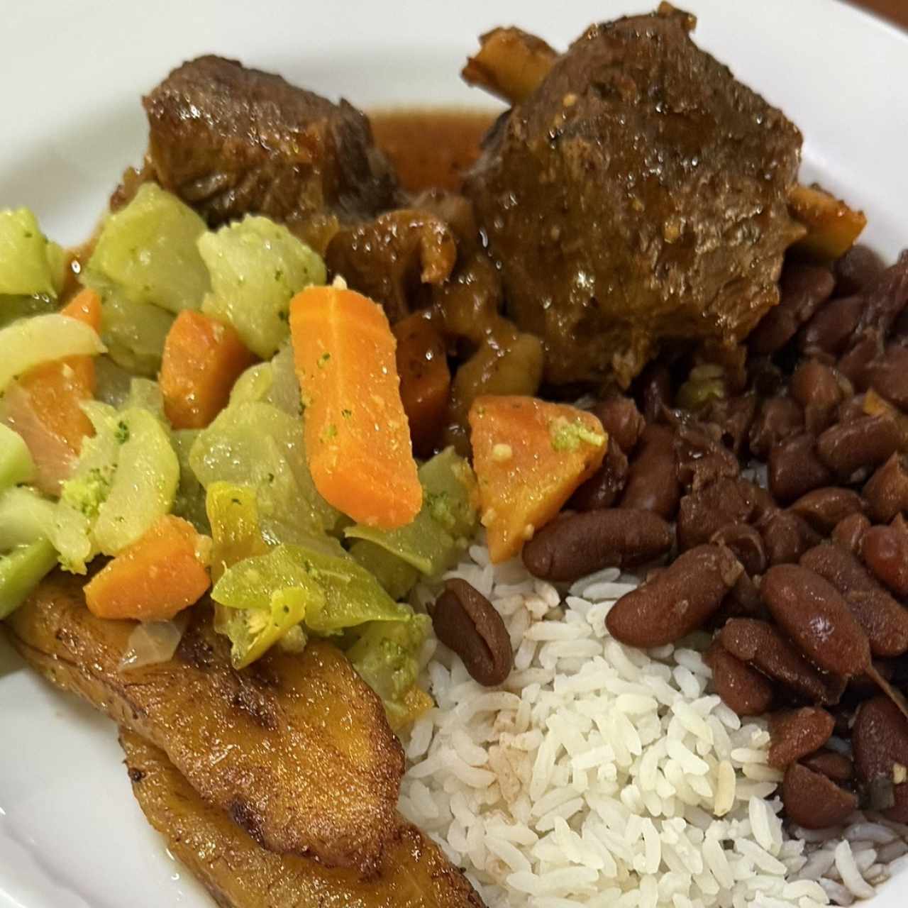 Costilla guisada - Plato fuerte 