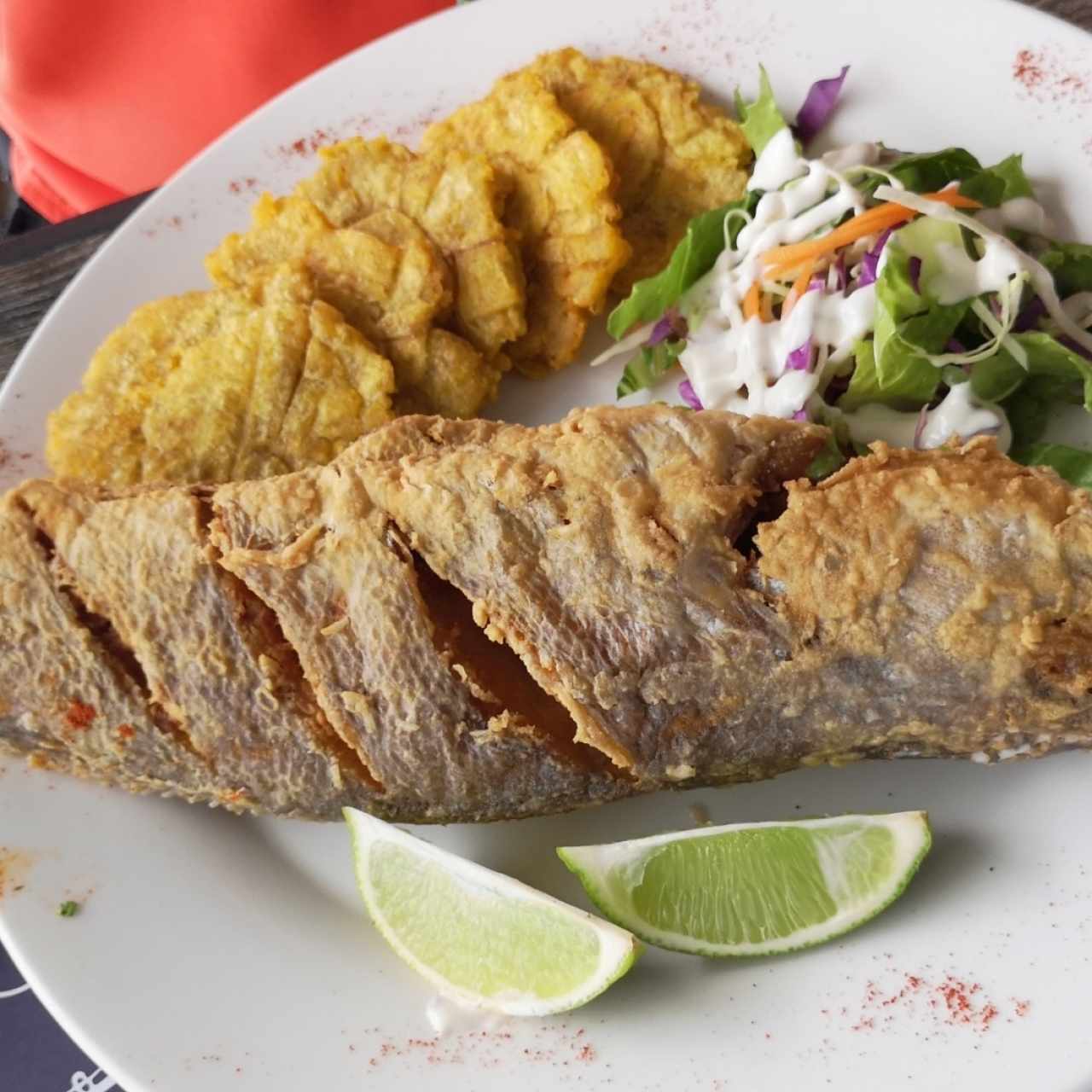 Pescado Con Patacones 