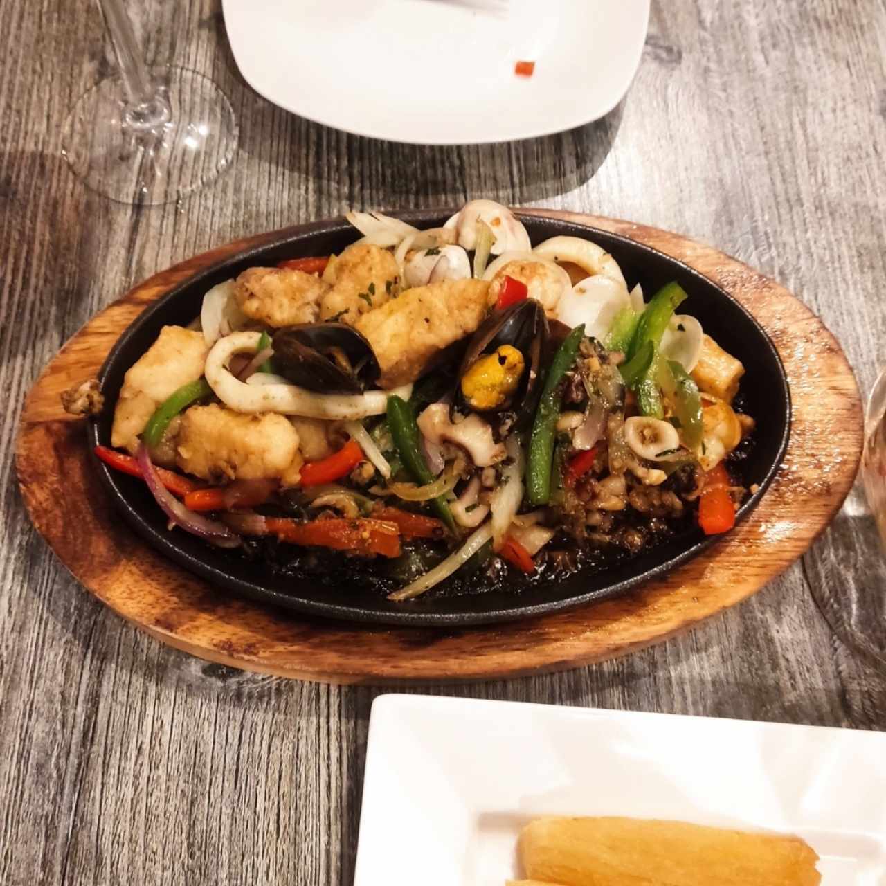 PARRILLA DE MARISCOS AL ESTILO BOGA